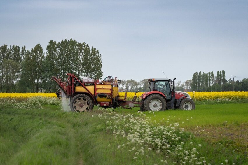 agriculture tractor farming 8275498